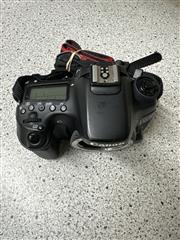 CANON EOS 70D (W) DS126411 Camera Body Only, No Charger CANON EOS 70D (W) DS126411 Camera Body Only, No Charger